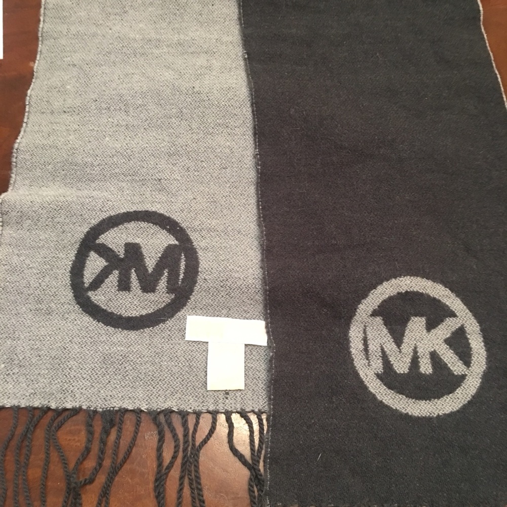 Michael Kors scarf